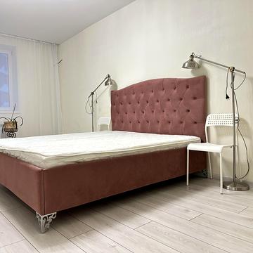 Мисливська вул., (Будинок 2)