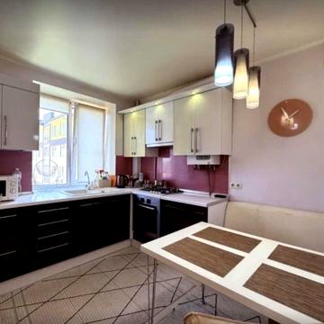 Південна вул., 7