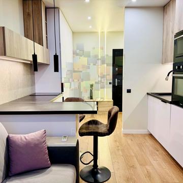 Зарічна вул., 4