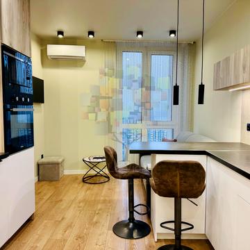 Зарічна вул., 4