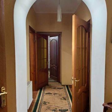 Сдам 3-х к кв  центр ул Степана Бандеры .