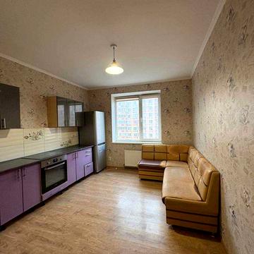 2-ком квартира в кирпичном доме с ремонтом, мебелью и техникой