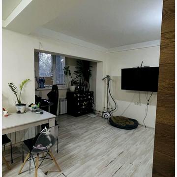 Василя Касіяна вул., 10