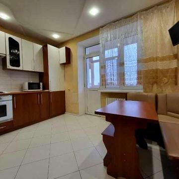 В новому будинку, р-н Поділ, 1 кім кв-ра з індивідуальним опаленням