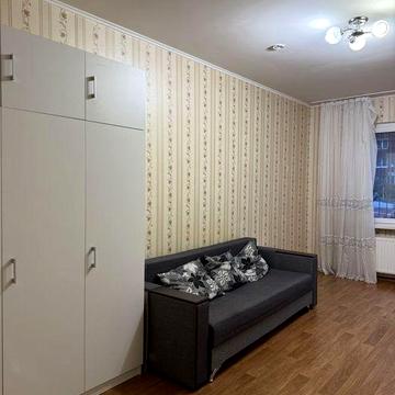 Продається однокімнатна квартира на вулиці Софї Русової 3