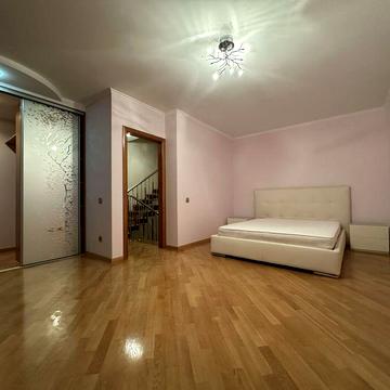 Таунхаус в парковій зоні поблизу Центру