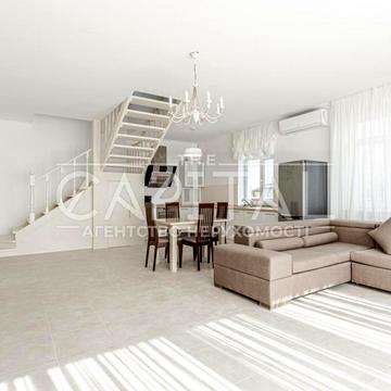 Центральна вул.