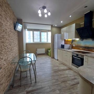 Деміївська вул., 13