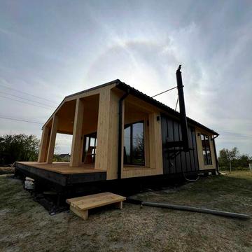 Каркасний будинок 52 м2 з терасою. Фундамент та меблі під ключ