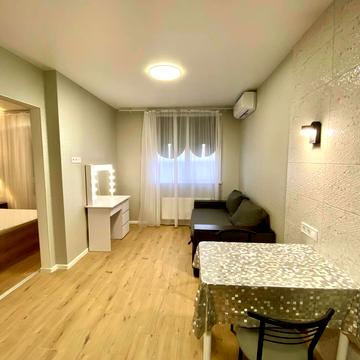 Олевська вул., (Будинок 5)