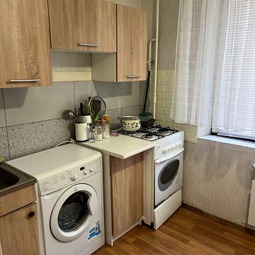 Богатирська вул., 14