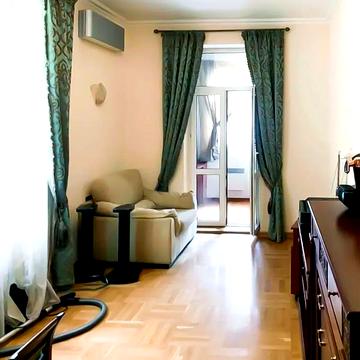 Катерини Білокур вул., 6