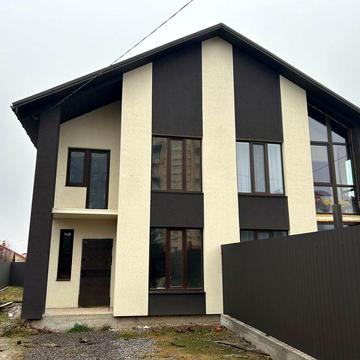 Продаж 2 поверхового дуплекса у гарній локації