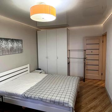 Академіка Павлова вул., 132