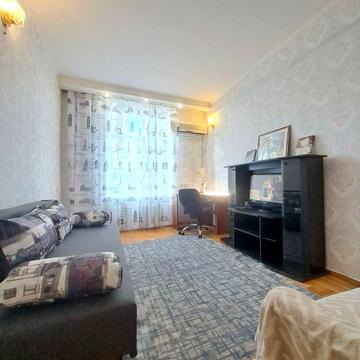 Володимира Вернадського вул. (Дзержинського), 16