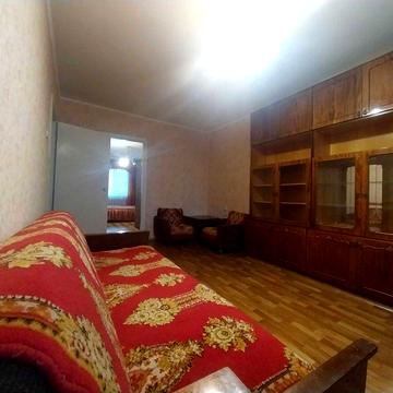 Сдам двухкомнатную квартиру на ул. Защитников Украины (Одинцова)