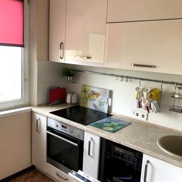 Квітневий пров., 10