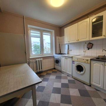 Євгена Коновальця вул. (Щорса), 37