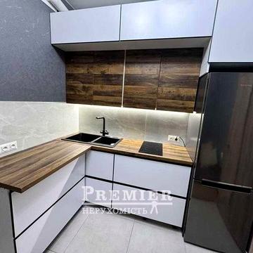 Однокімнатна квартира, 30 м2,27500 у.о, Ремонт, 10 хвилин до центру