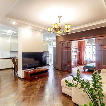 Валерія Лобановського просп. (Червонозоряний), 4-А