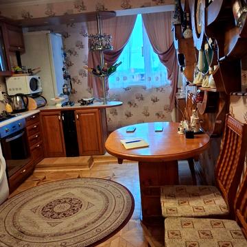 Торгова вул., 1