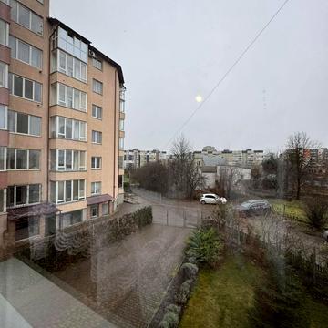 Богдана-Ігора Антонича вул., 3