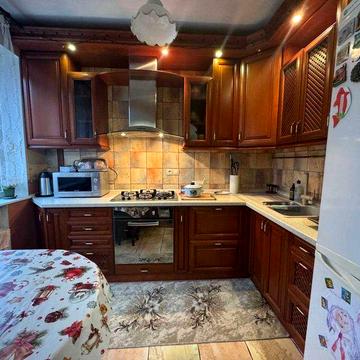 Черьомушки 3 кімнатна з ремонтом Держ Программа