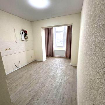 Однокімнатна з ремонтом. Терміново.