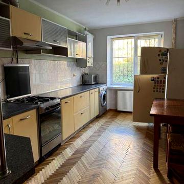 Оренда 3 кімнатної квартири по вул. Золотогірська