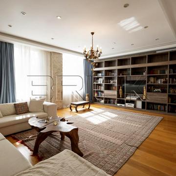 Володимирська вул., 49-А