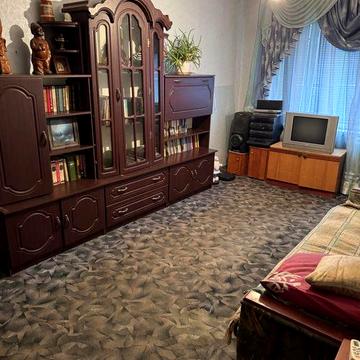 Дво кімнатна квартира у тихому районі!