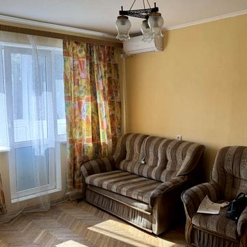 Миколи Василенка вул., 8