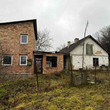 Продам хату в селі гута 15км до шептицького.