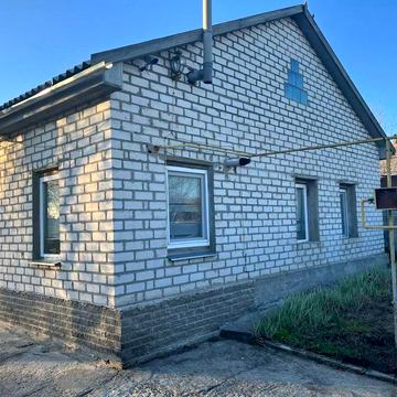 Дом с ремонтом, гараж, погреб, сад и тишина.