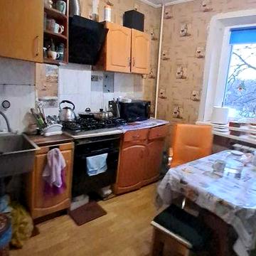 Продам 1 кімнатну квартру в центрі міста Чугуїв.