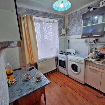 Продається трикімнатна квартира