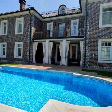 Оренда будинку з басейном у передмісті Києва!Закрите котеджне містечко