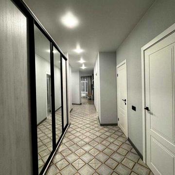 Оренда великої двокімнатної квартири 105м2 в ЖК " Русанівська Гавань "