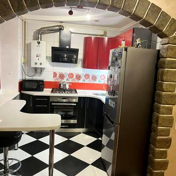 Найкраща 2-х кімн квартира з ремонтом та меблями 2 поверх по Шевченка