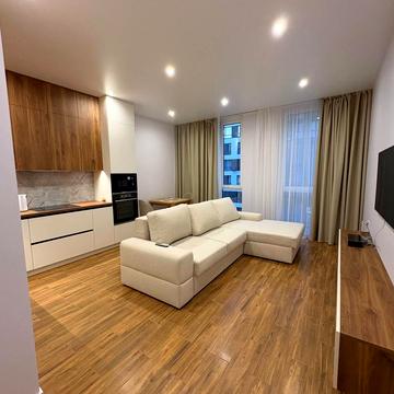 Богдана Хмельницького вул., (ЖК Вежа (будинок 1))