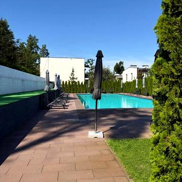 Кутовий таунхаус з ремонтом, терасою та гаражем у КМ Green Place