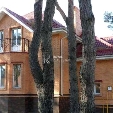 Василя Симоненка вул., 2