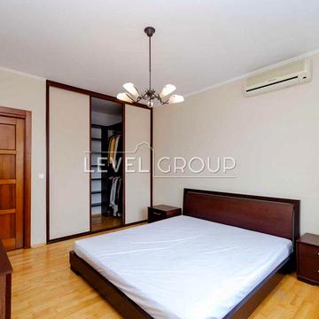 Без% Продаж затишної 4-кімнатної квартири в Соломянському районі