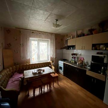 Продам велику 2 кім. квартиру Позняки вул. Михайла Драгоманова 12а.