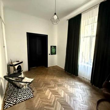 Гетьмана Петра Дорошенка вул. (), 56