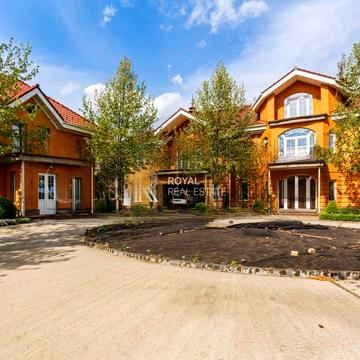 Сонячна вул.