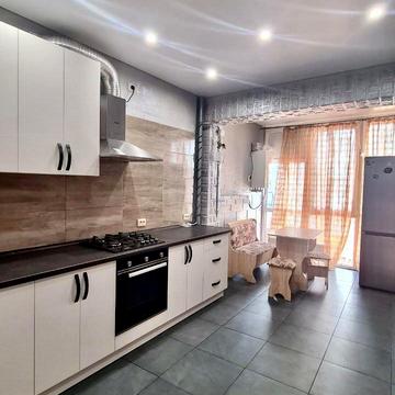 Олексія Вадатурського вул. (Маршала Малиновського), 18