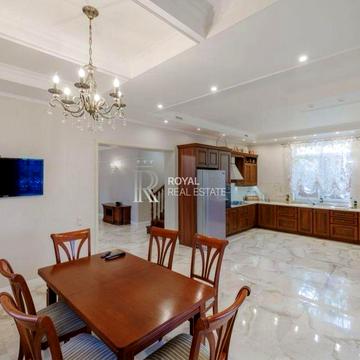 Георгія Горюшка вул., 9