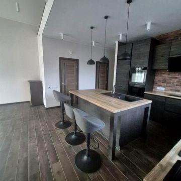 Продам Центр ,Новий Будинок