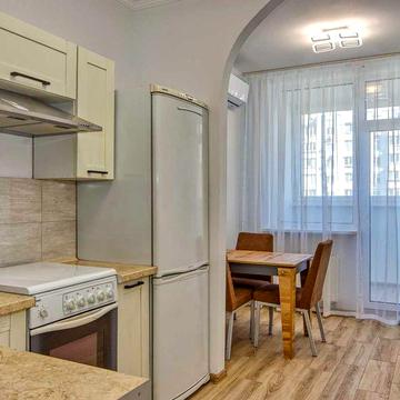 1-кімн. Драгоманова 2, Позняки, в будинку є генератор